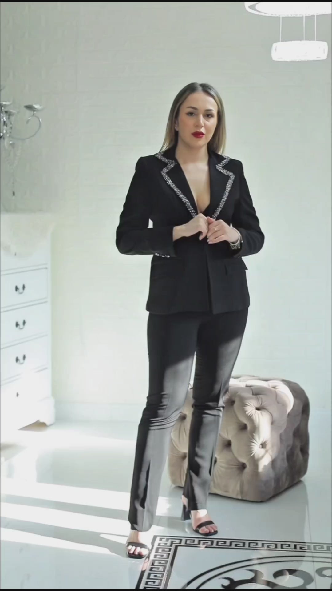 Costum dieana negru